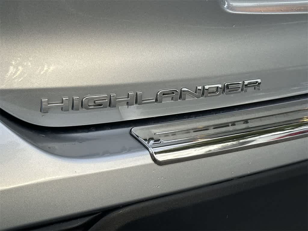 Thumbnail: 2023 Toyota Highlander - 10