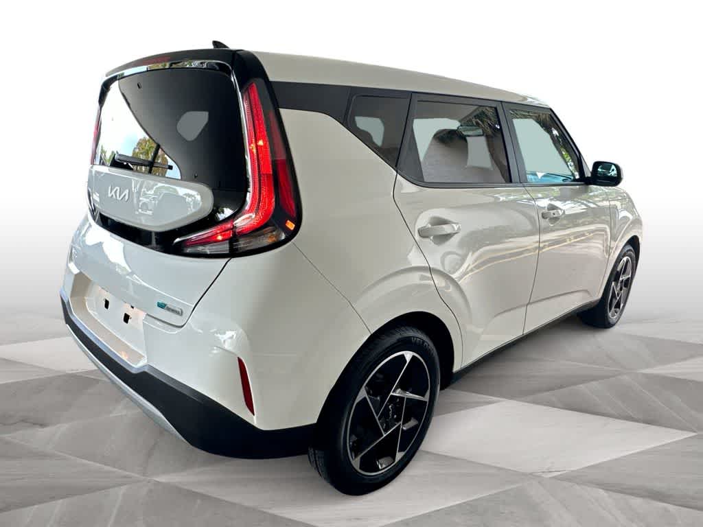 Thumbnail: 2023 Kia Soul - 8