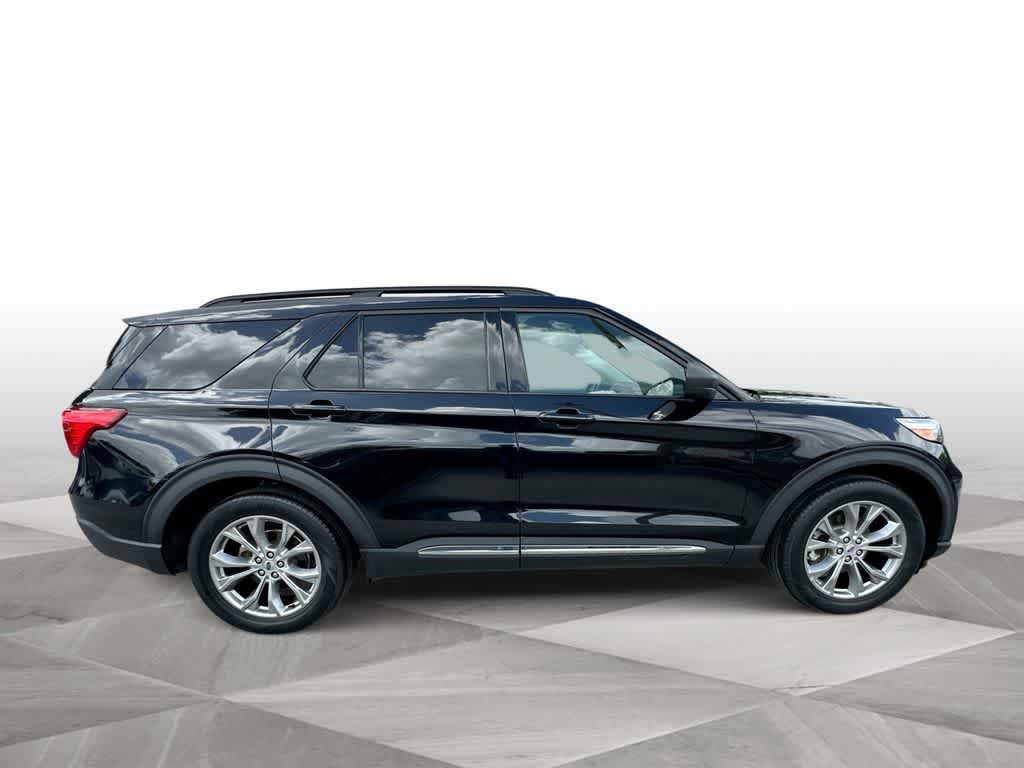 Thumbnail: 2022 Ford Explorer - 9