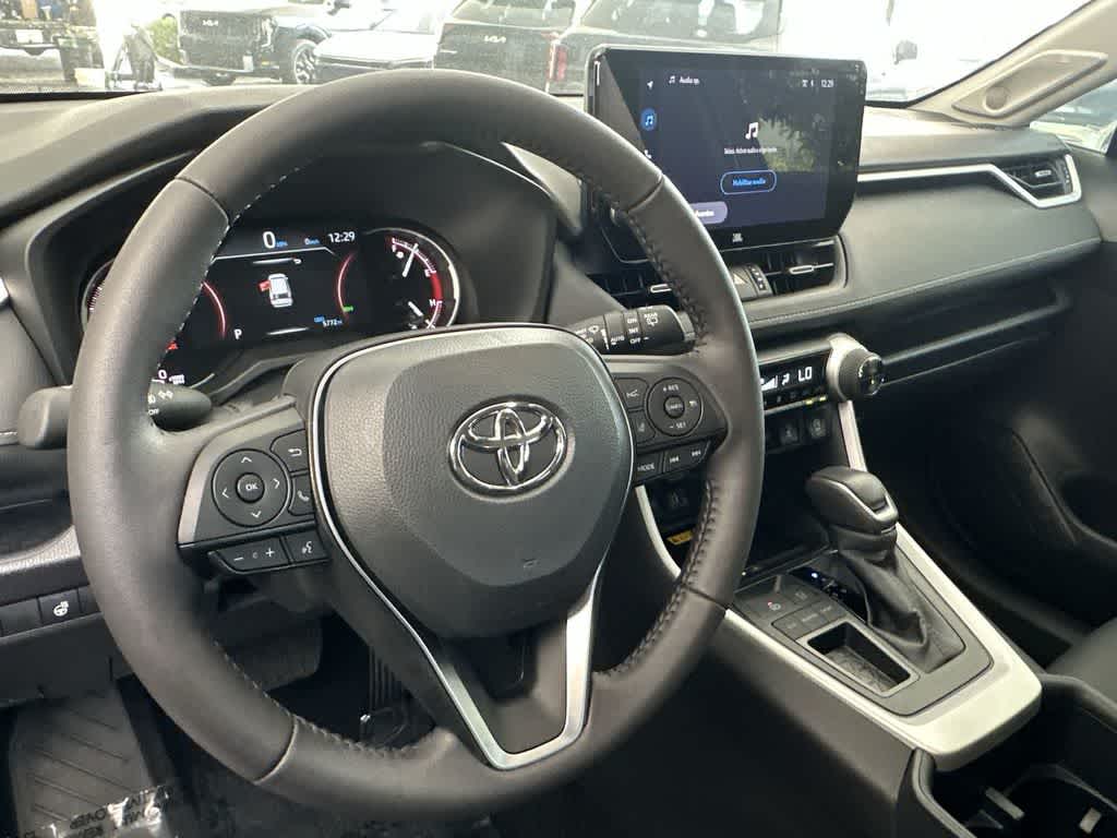 Thumbnail: 2025 Toyota RAV4 - 13