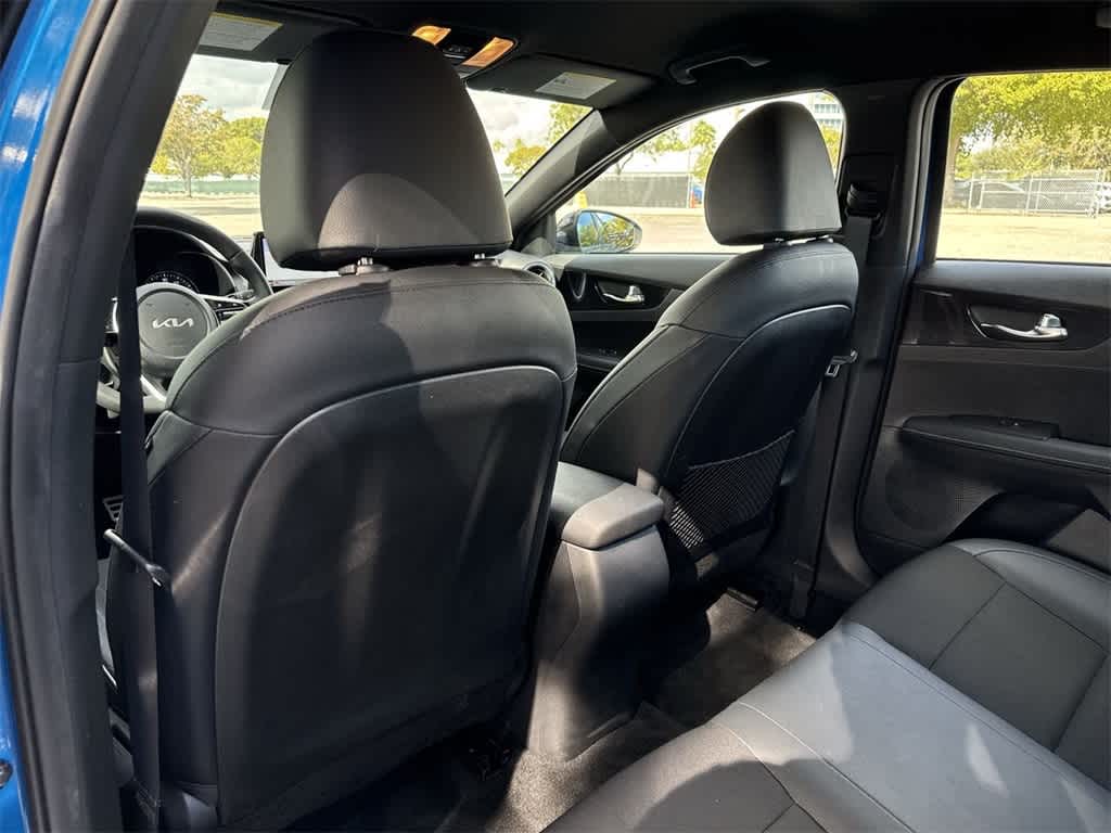 Thumbnail: 2022 Kia Forte - 23