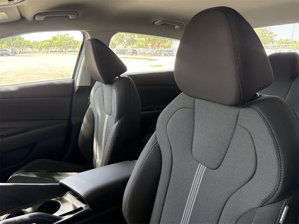 Thumbnail: 2025 Hyundai Elantra - 14