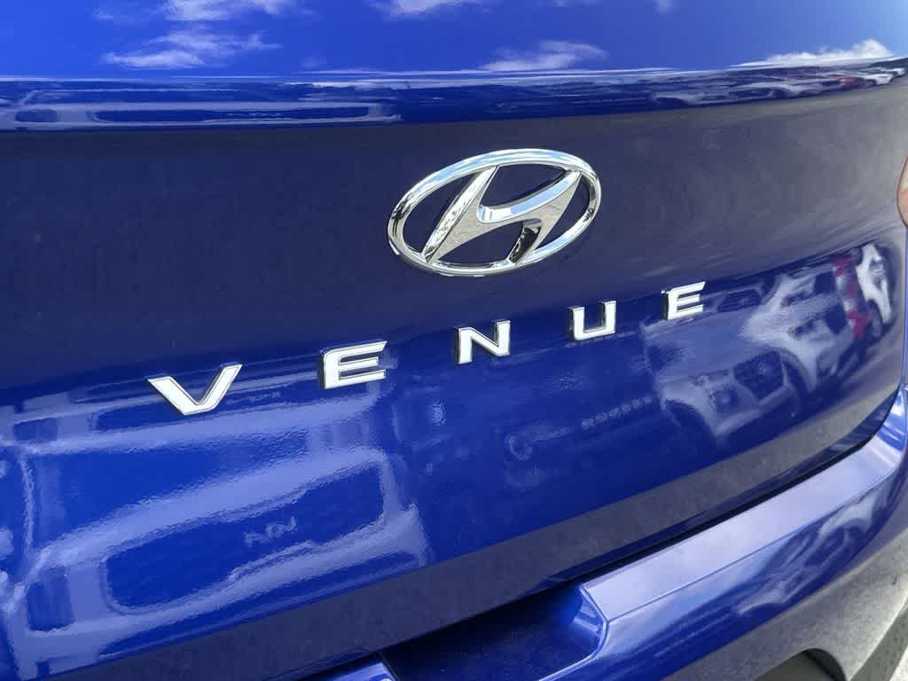 Thumbnail: 2023 Hyundai Venue - 10