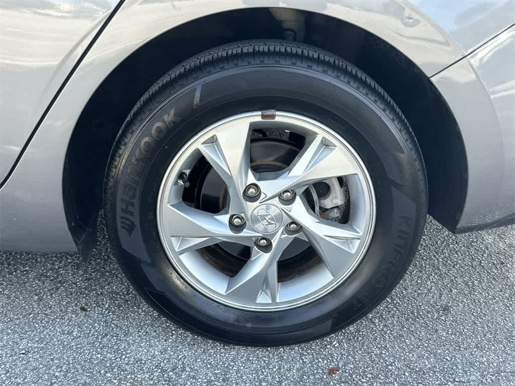 Thumbnail: 2023 Hyundai Elantra - 11