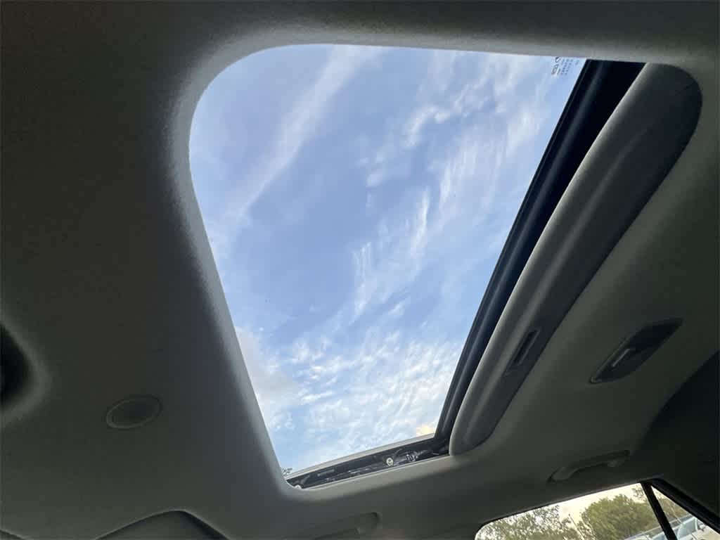 Thumbnail: 2022 Hyundai Venue - 17