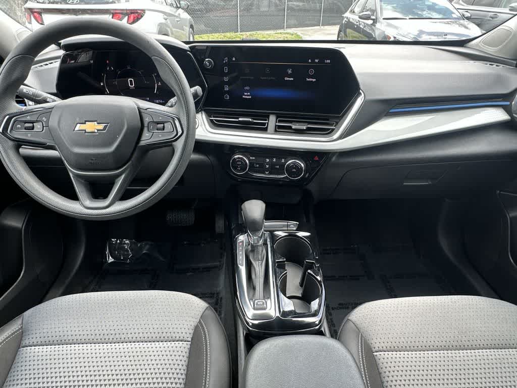 Thumbnail: 2025 Chevrolet Trax - 24