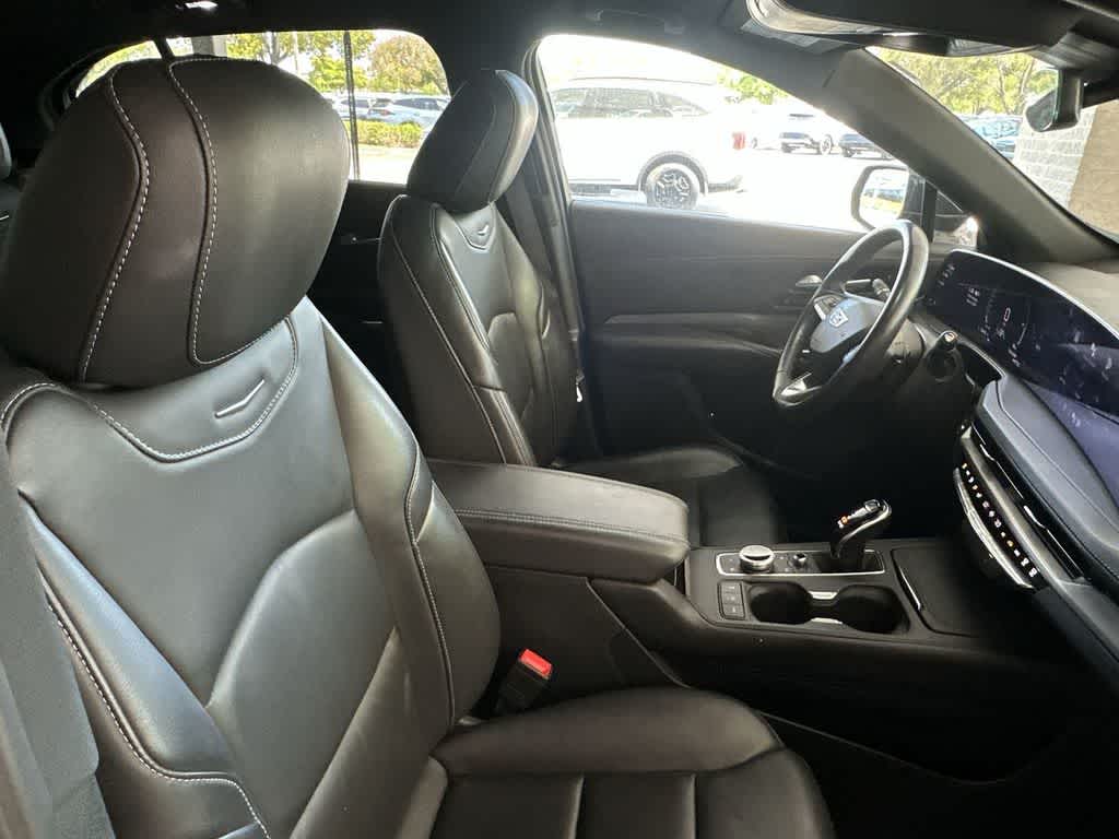 Thumbnail: 2024 Cadillac XT4 - 27