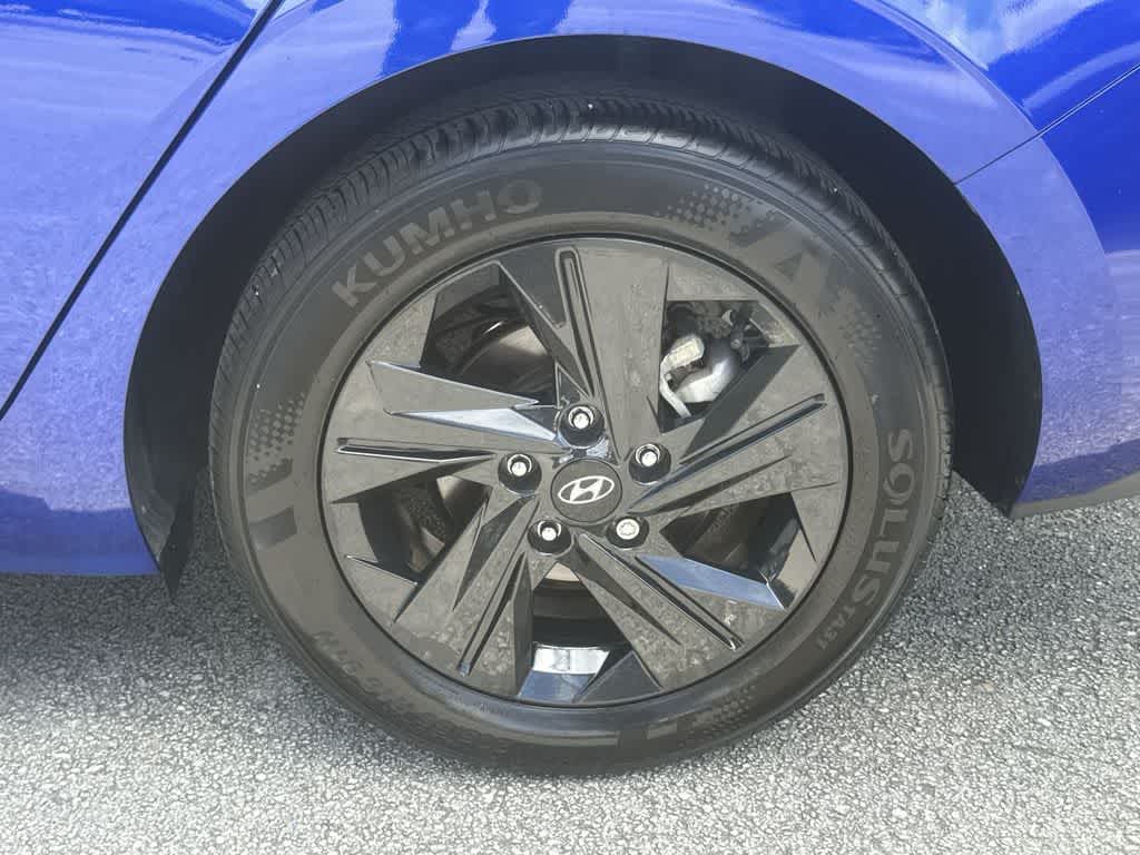 Thumbnail: 2023 Hyundai Elantra - 10
