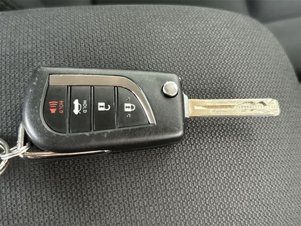 Thumbnail: 2025 Toyota Corolla - 28