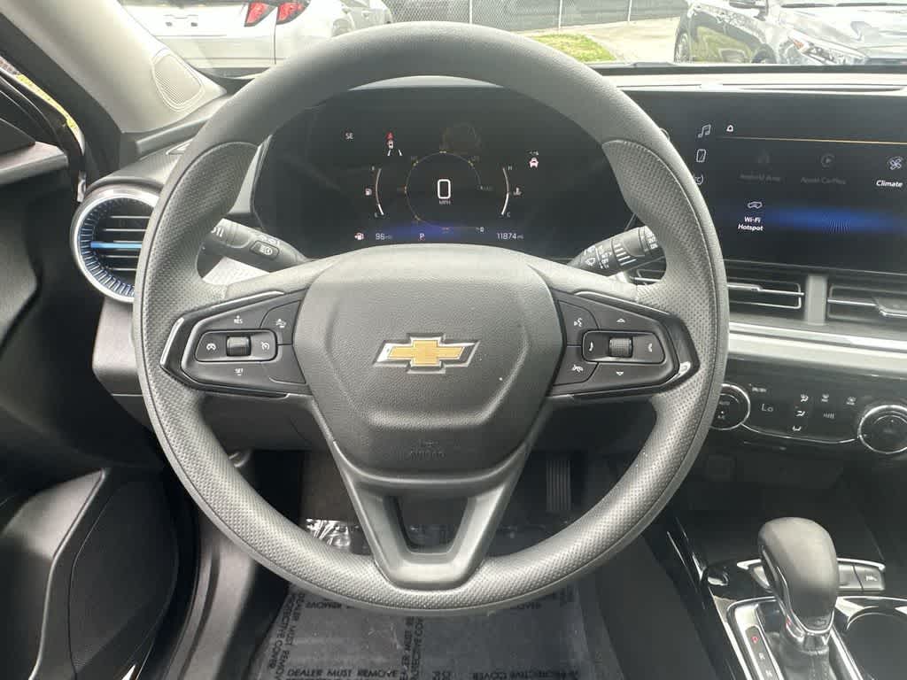 Thumbnail: 2025 Chevrolet Trax - 15