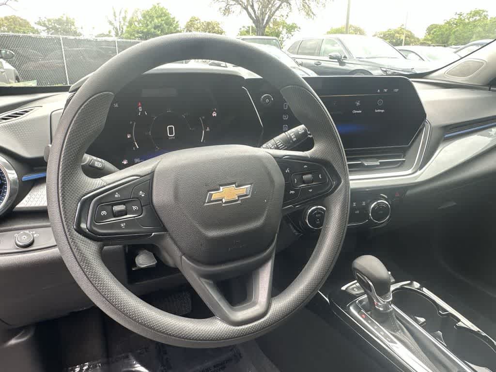 Thumbnail: 2025 Chevrolet Trax - 13