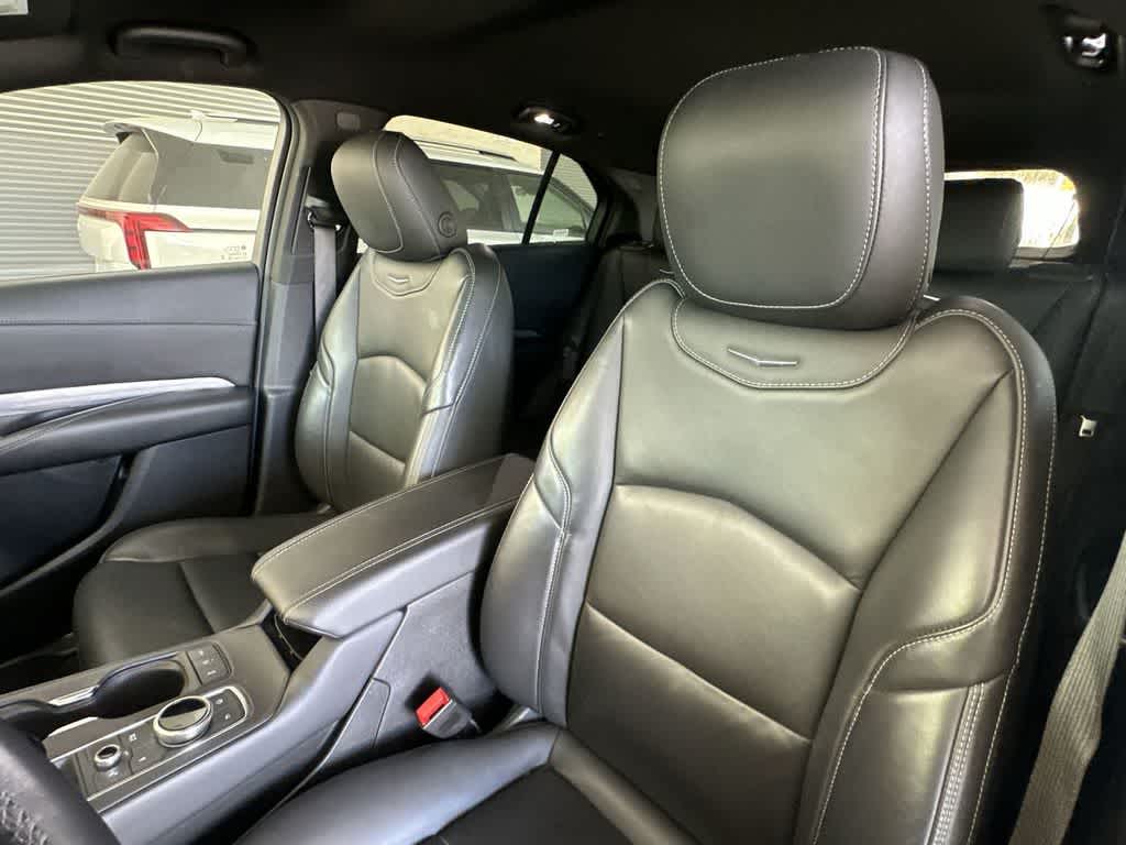 Thumbnail: 2024 Cadillac XT4 - 14