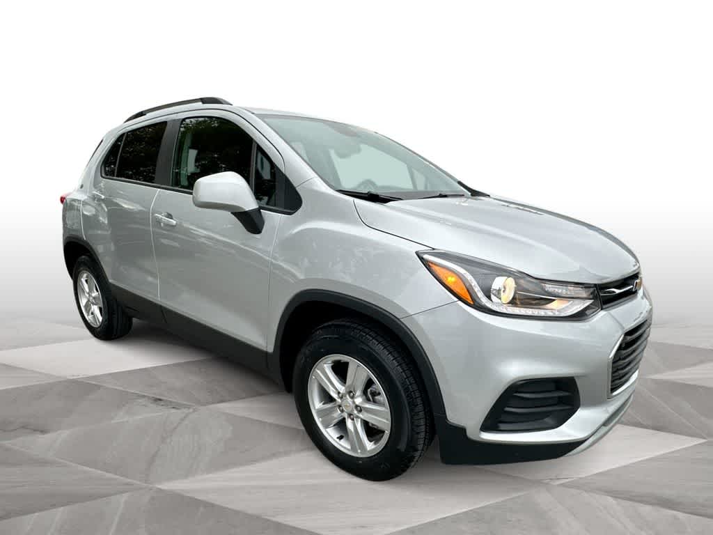 Thumbnail: 2022 Chevrolet Trax - 2