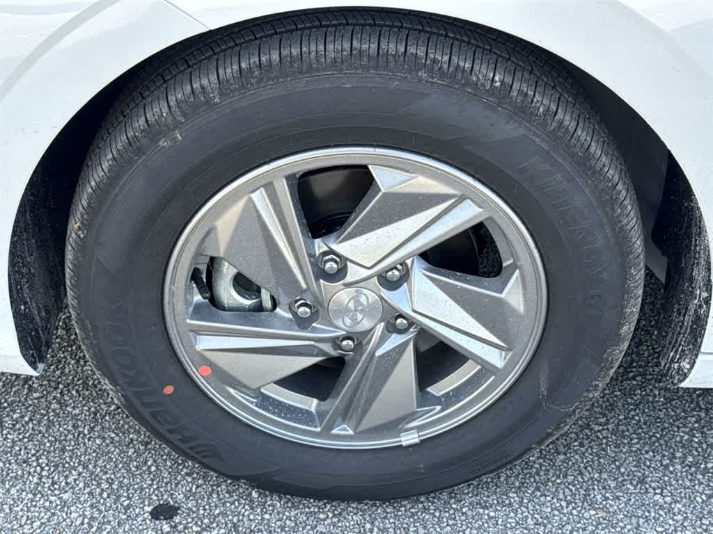 Thumbnail: 2025 Hyundai Elantra - 11
