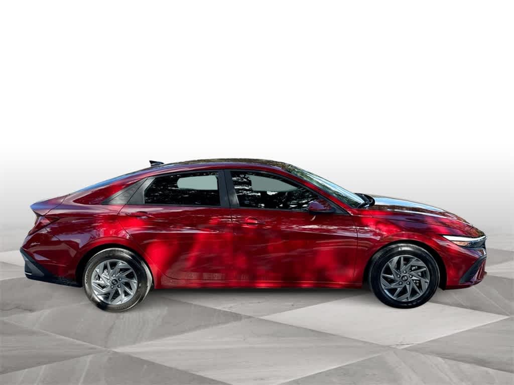 Thumbnail: 2024 Hyundai Elantra - 9