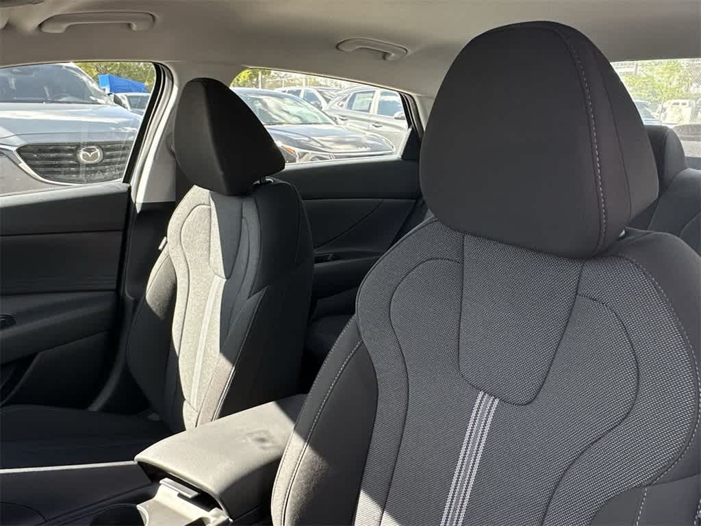 Thumbnail: 2025 Hyundai Elantra - 14