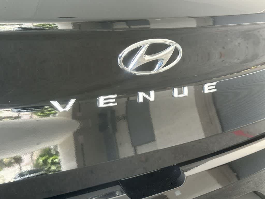 Thumbnail: 2023 Hyundai Venue - 11