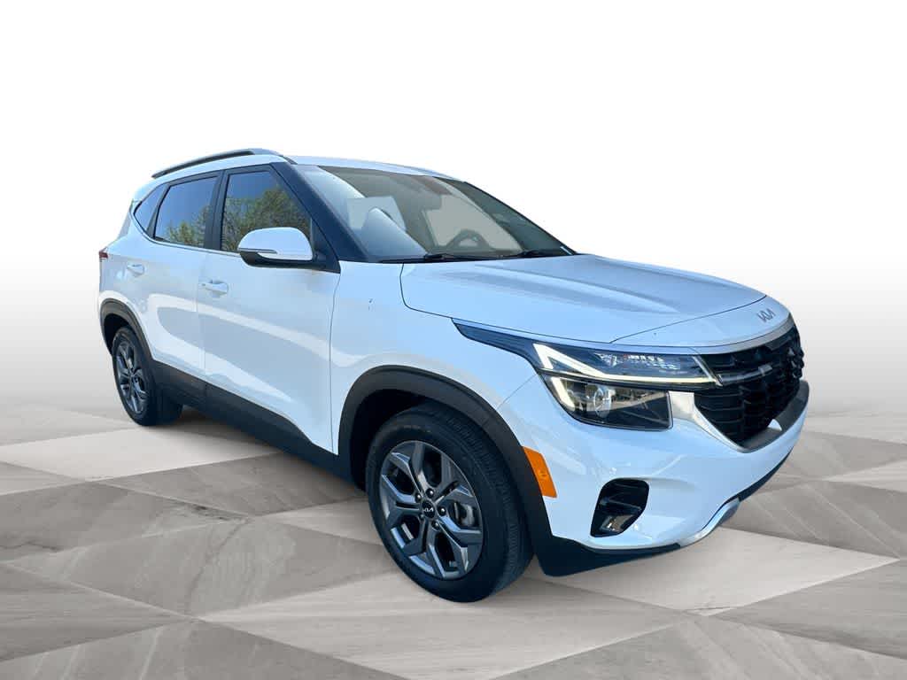 Thumbnail: 2024 Kia Seltos - 2