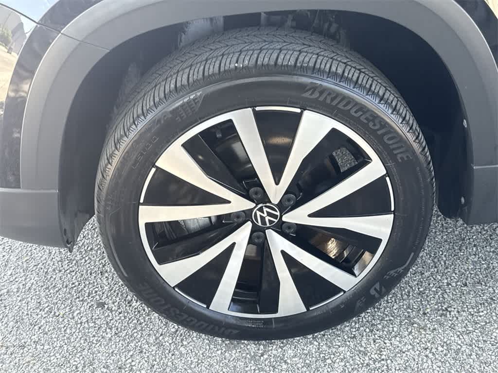 Thumbnail: 2022 Volkswagen Taos - 11