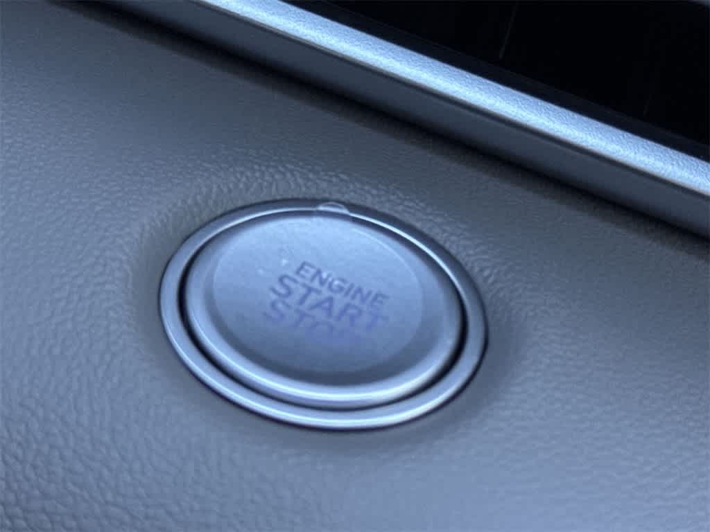 Thumbnail: 2025 Hyundai Elantra - 17
