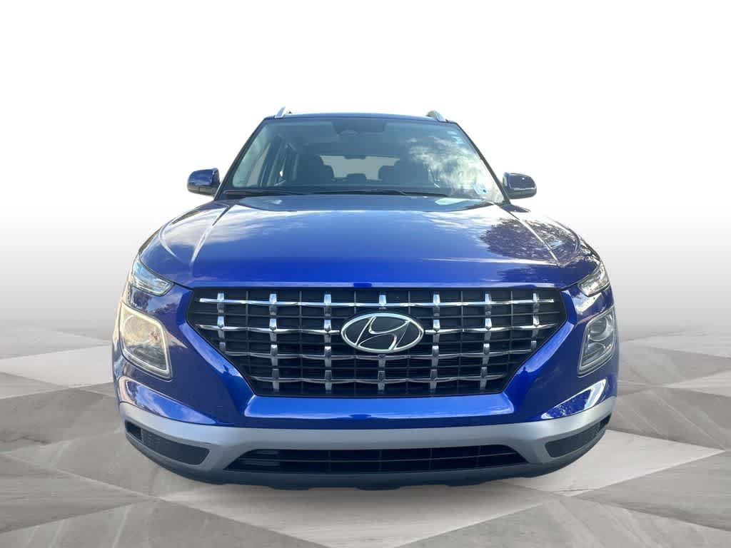 Thumbnail: 2023 Hyundai Venue - 3