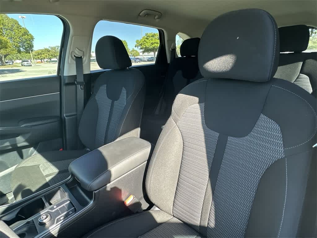 Thumbnail: 2023 Kia Sorento - 14