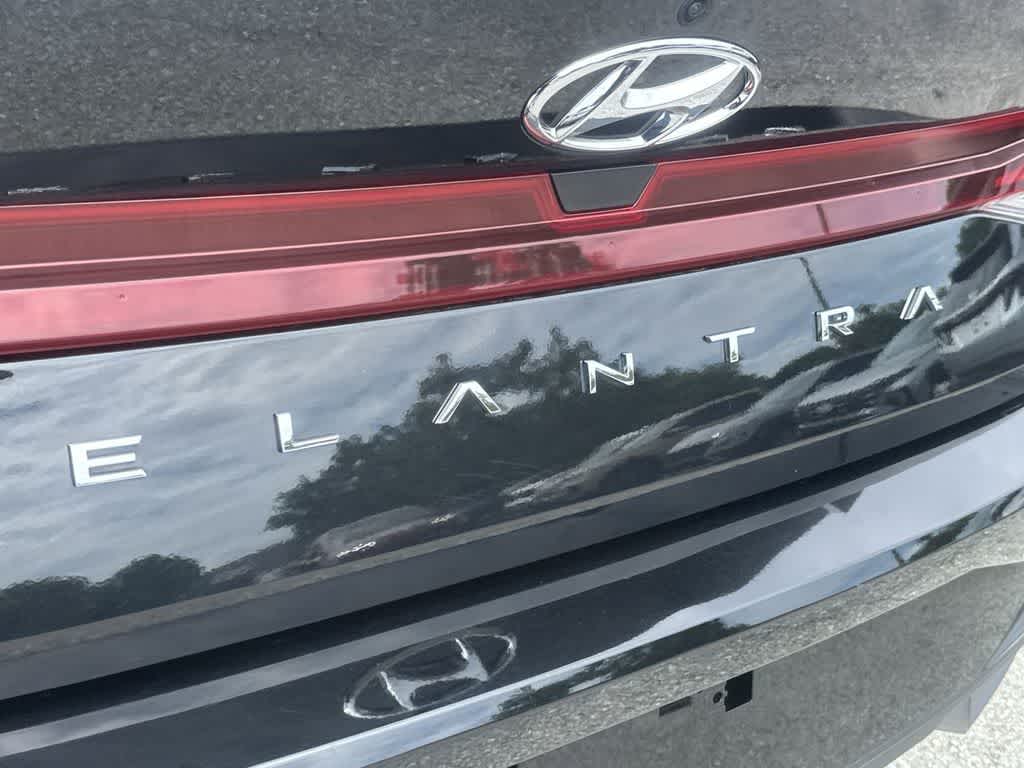 Thumbnail: 2023 Hyundai Elantra - 11