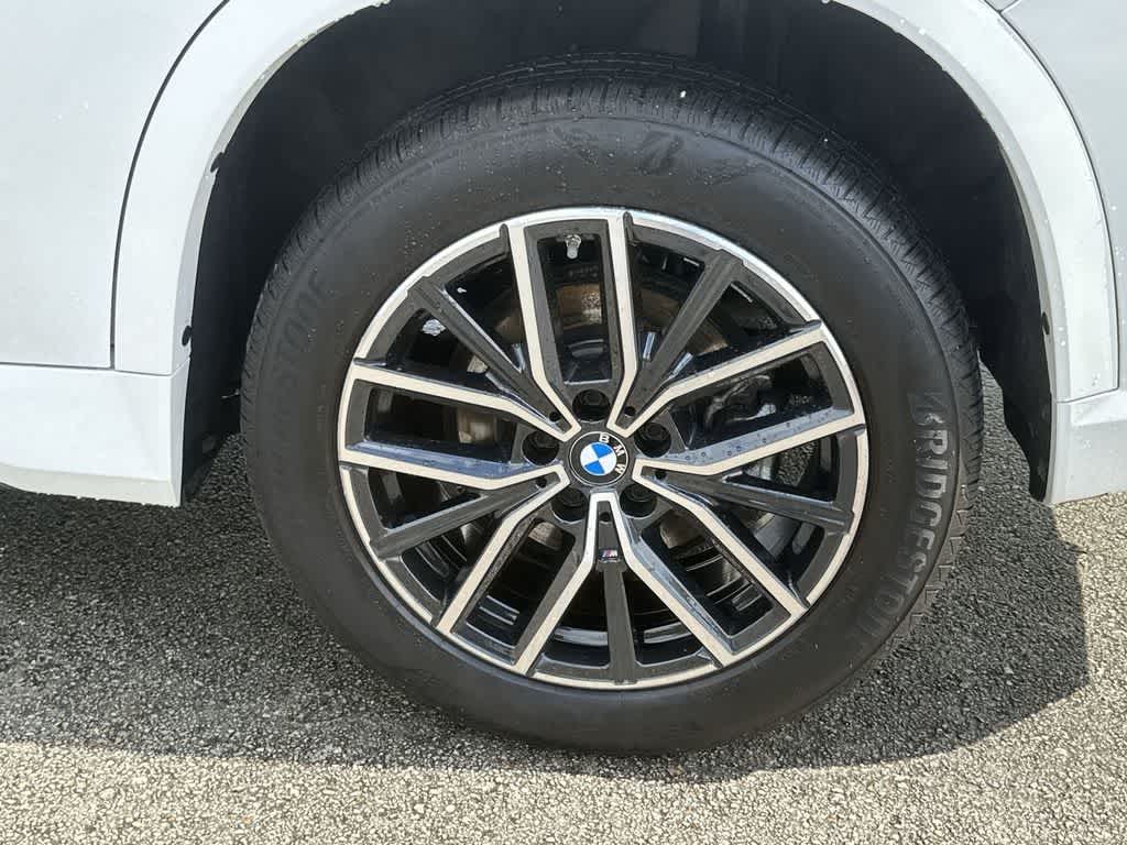 Thumbnail: 2025 BMW X1 - 11