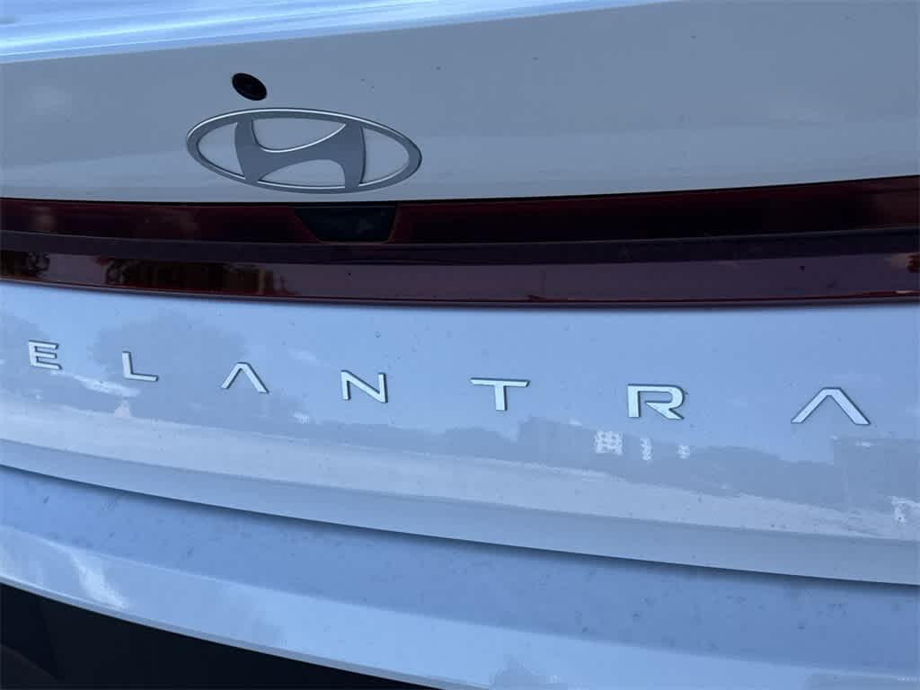 Thumbnail: 2025 Hyundai Elantra - 10
