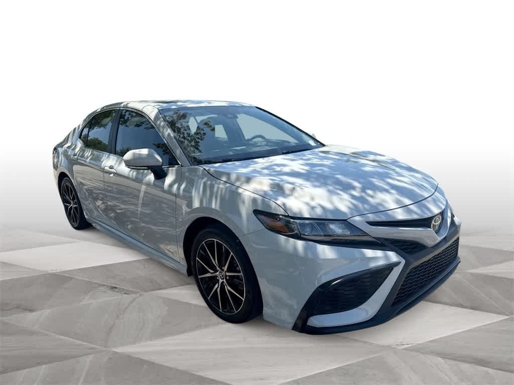 2024 Toyota Camry SE 2