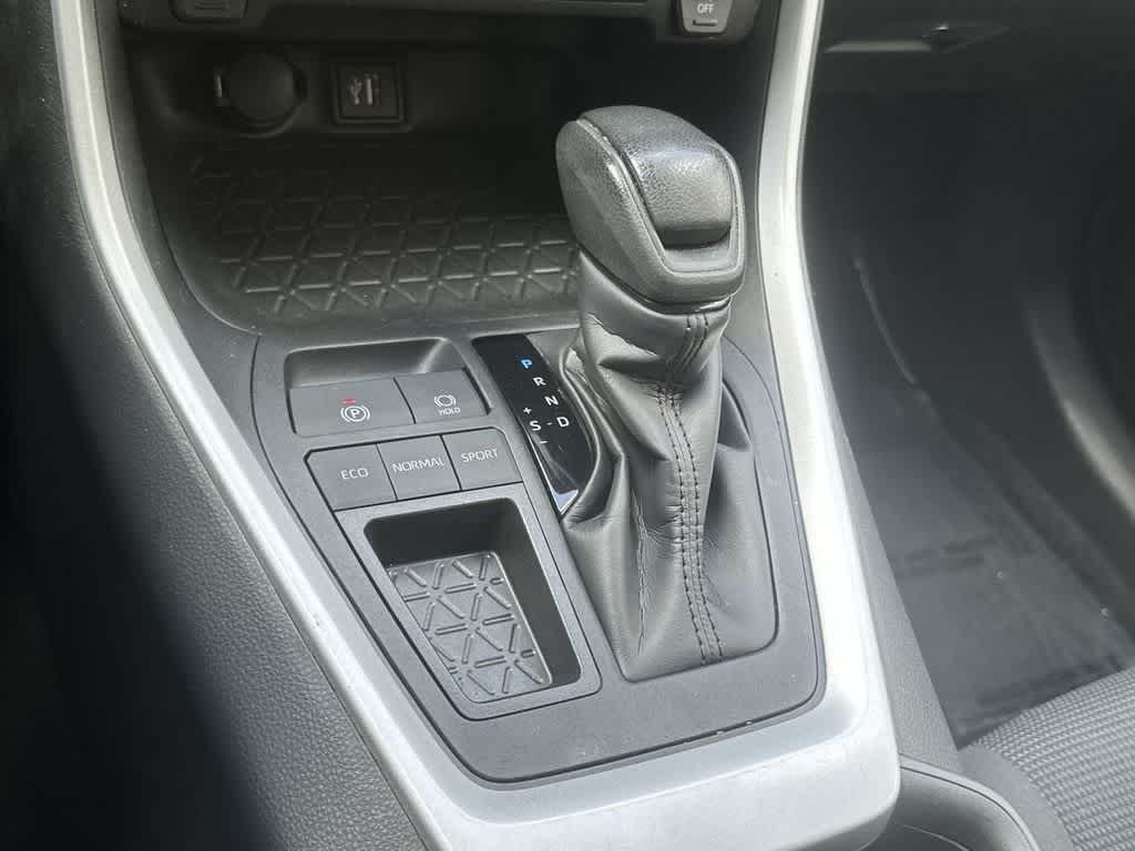 Thumbnail: 2024 Toyota RAV4 - 21