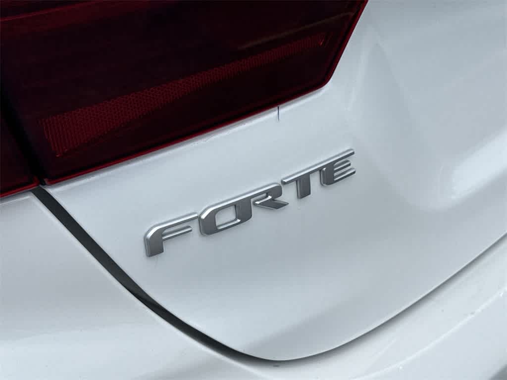 Thumbnail: 2024 Kia Forte - 10