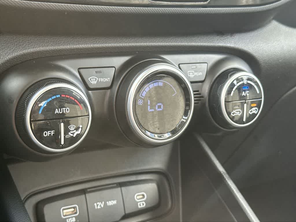 Thumbnail: 2023 Hyundai Venue - 20