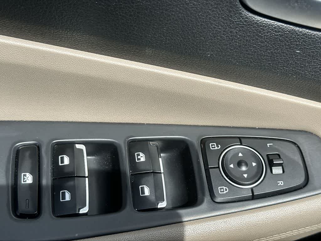 Thumbnail: 2021 Hyundai Santa Fe - 11