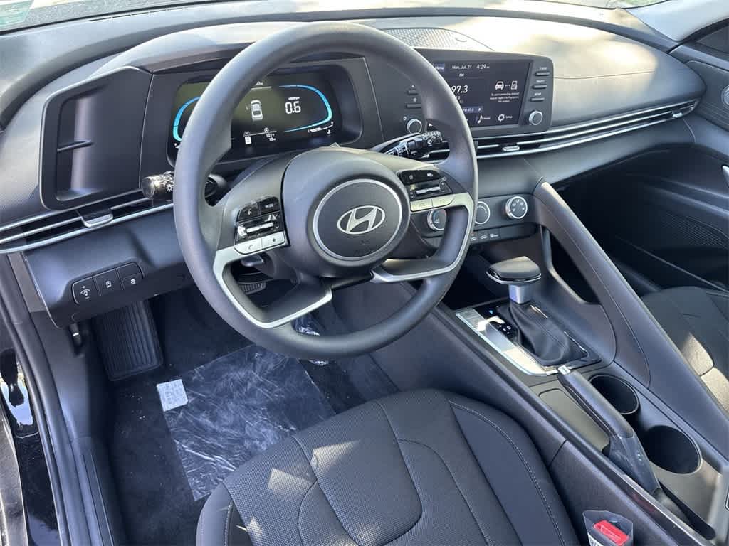 Thumbnail: 2025 Hyundai Elantra - 13