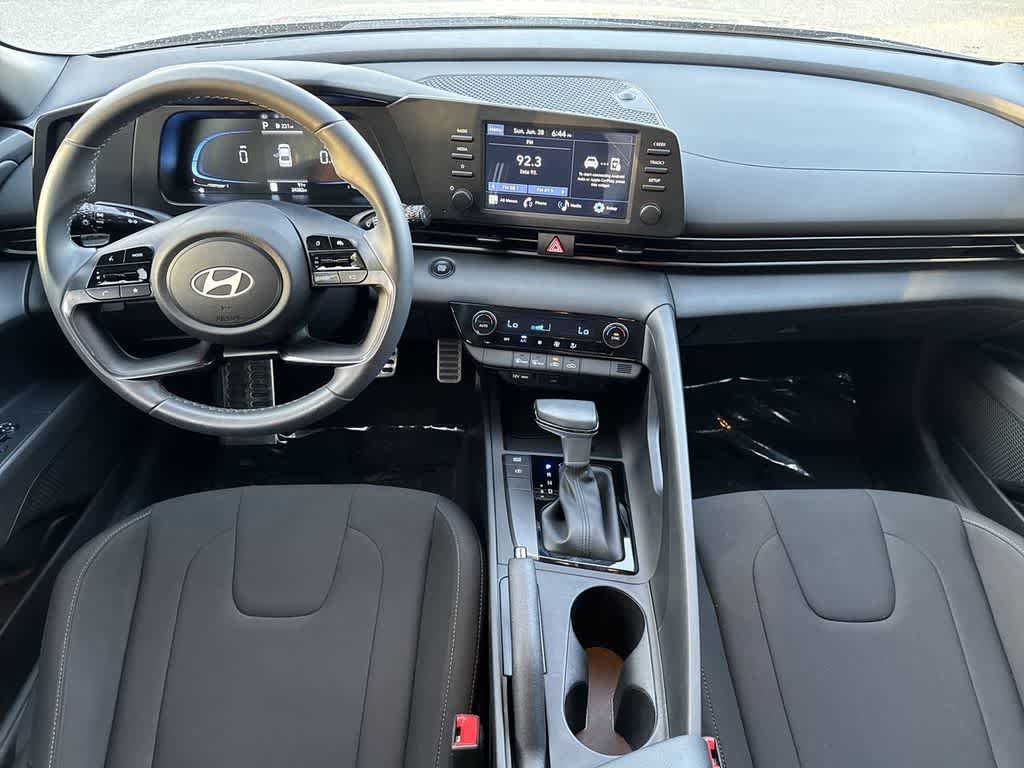 Thumbnail: 2025 Hyundai Elantra - 24