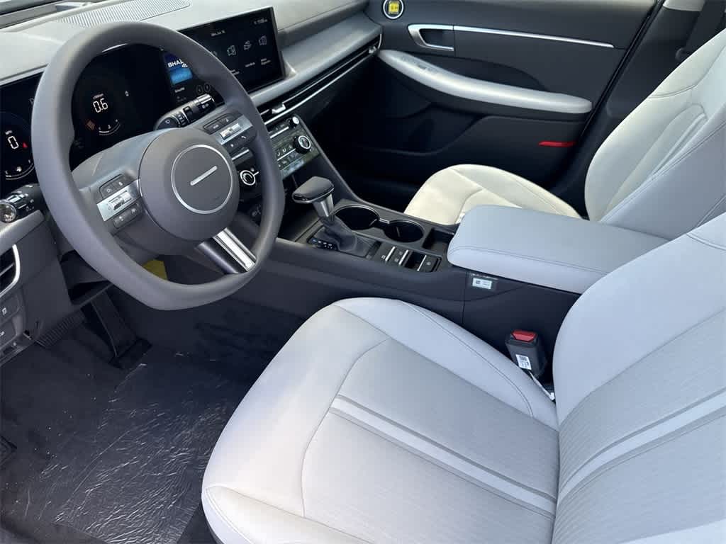 2025 Hyundai Sonata SE 13