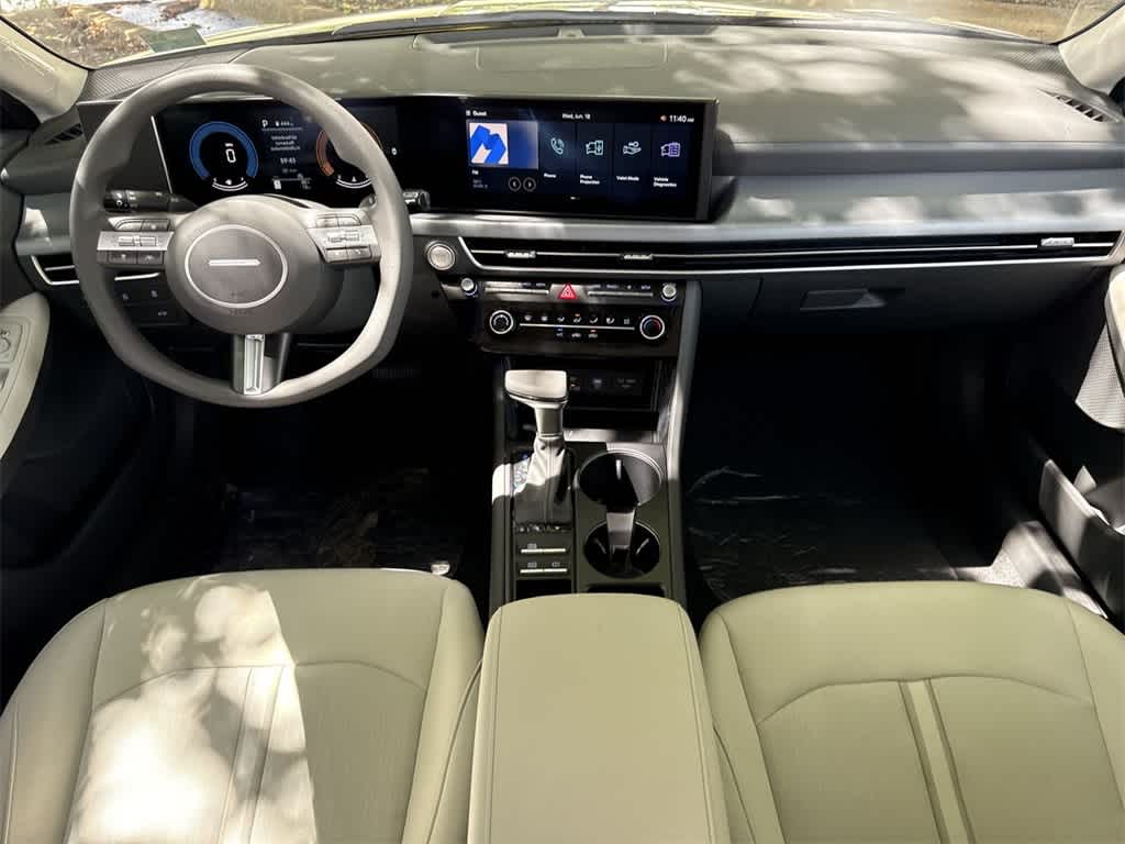 2025 Hyundai Sonata SE 24