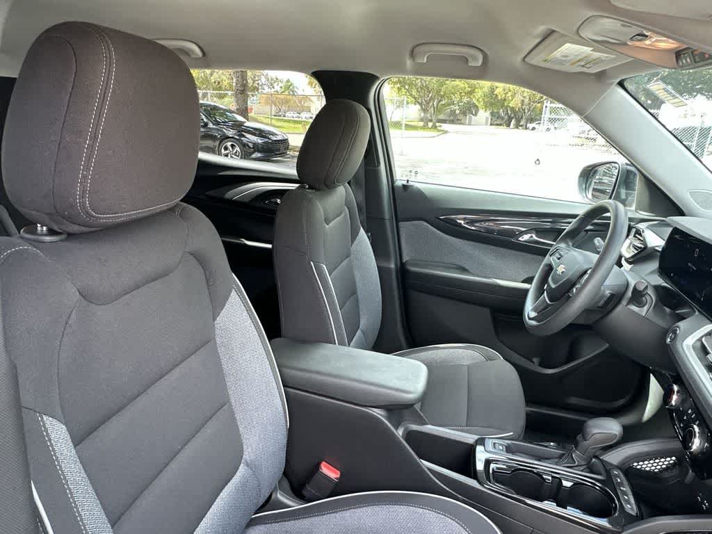 Thumbnail: 2025 Chevrolet TrailBlazer - 27