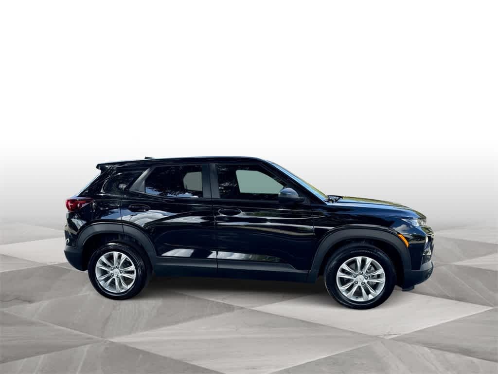 Thumbnail: 2023 Chevrolet TrailBlazer - 9