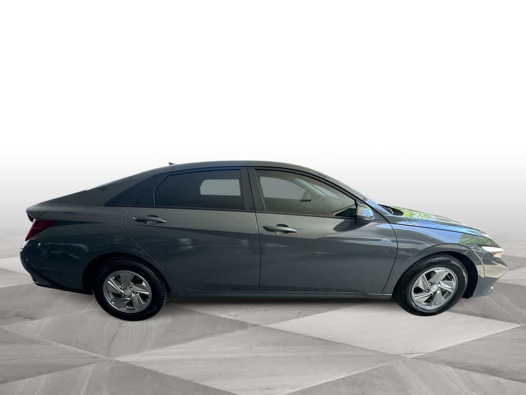 Thumbnail: 2024 Hyundai Elantra - 9