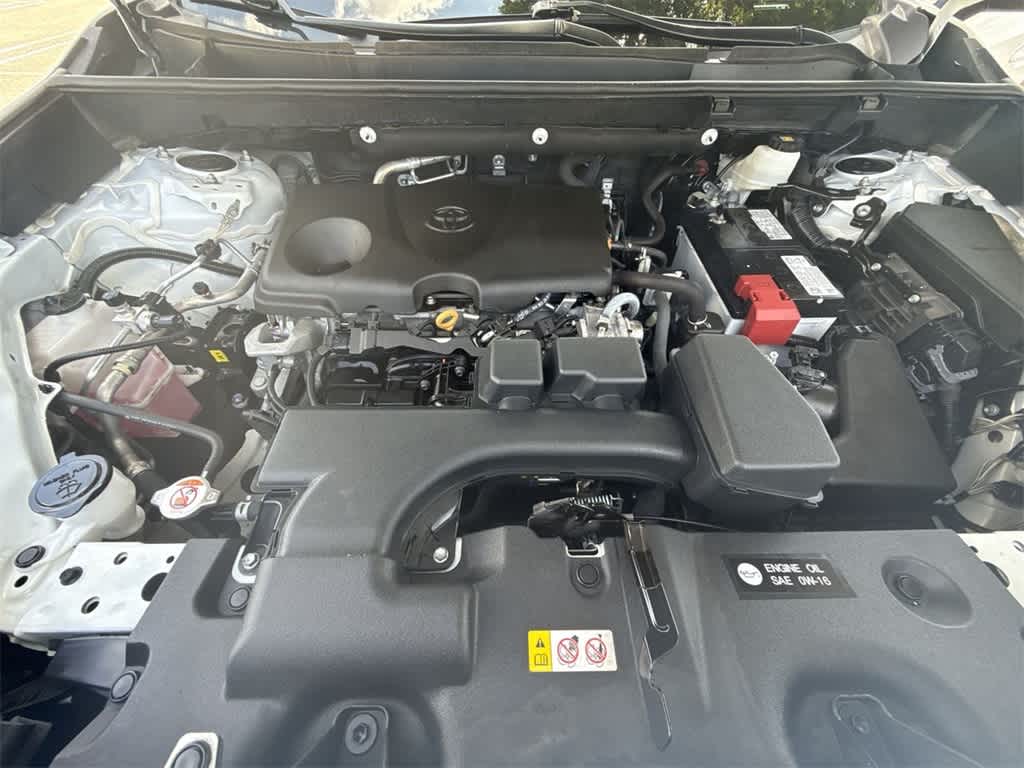 2022 Toyota RAV4 XLE 12