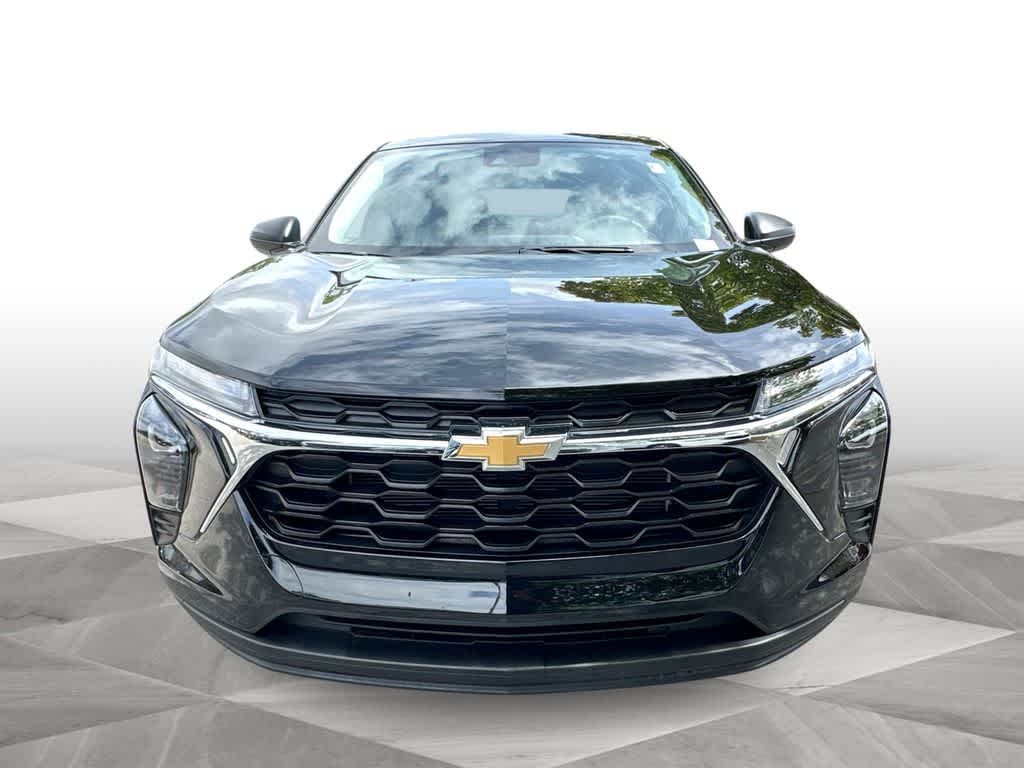 Thumbnail: 2025 Chevrolet Trax - 3