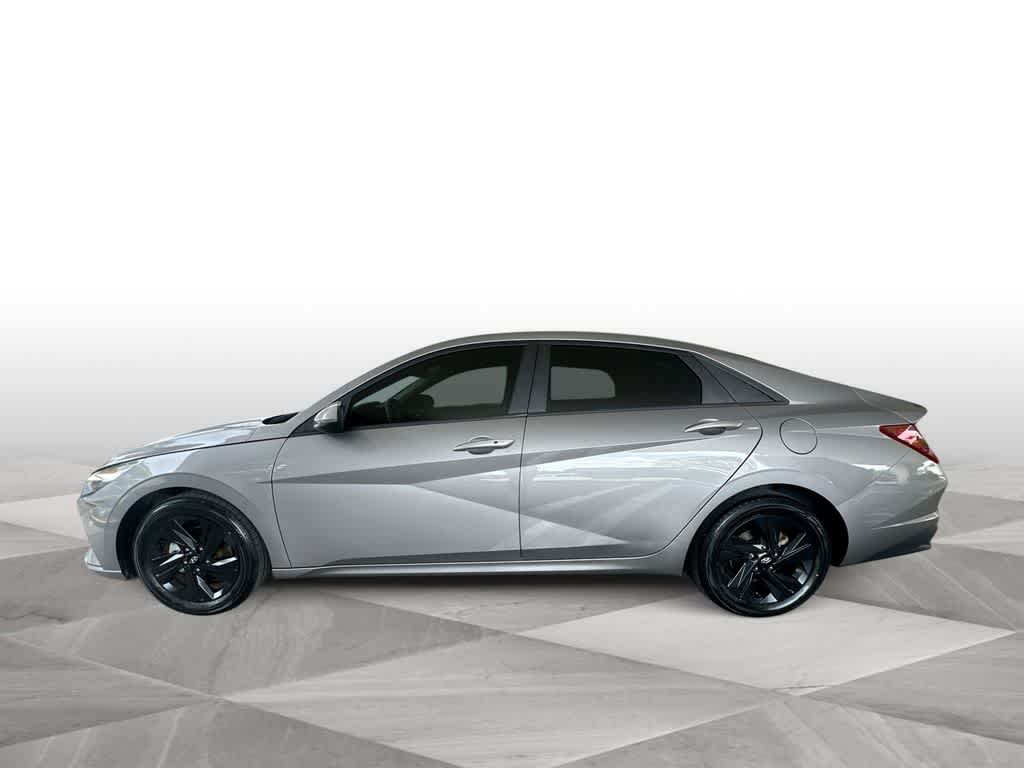 Thumbnail: 2023 Hyundai Elantra - 5