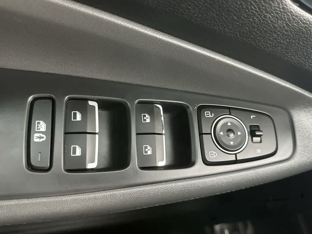 Thumbnail: 2021 Hyundai Santa Fe - 17