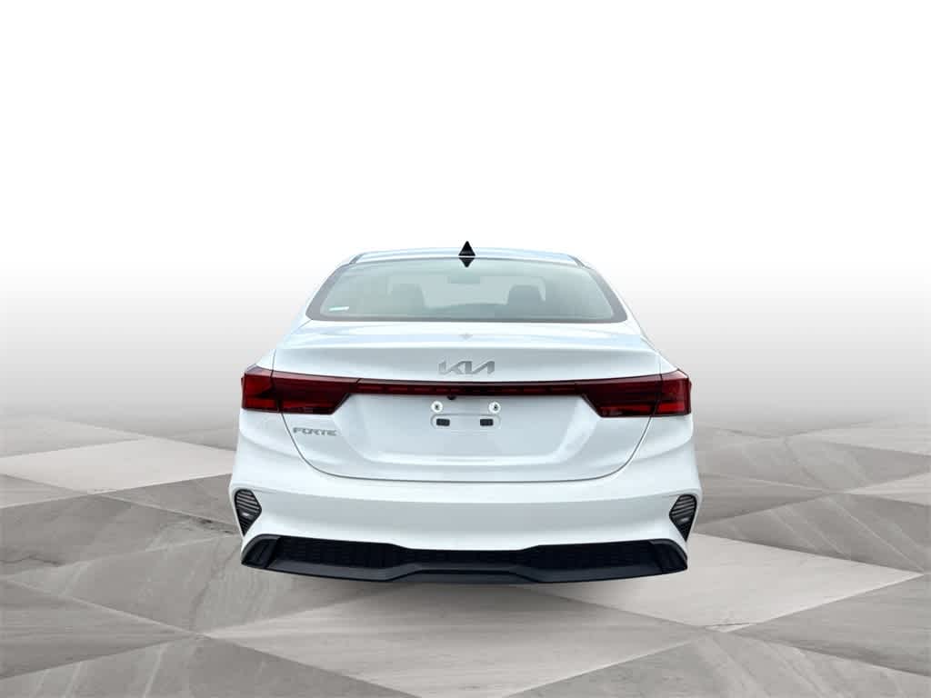 Thumbnail: 2024 Kia Forte - 7