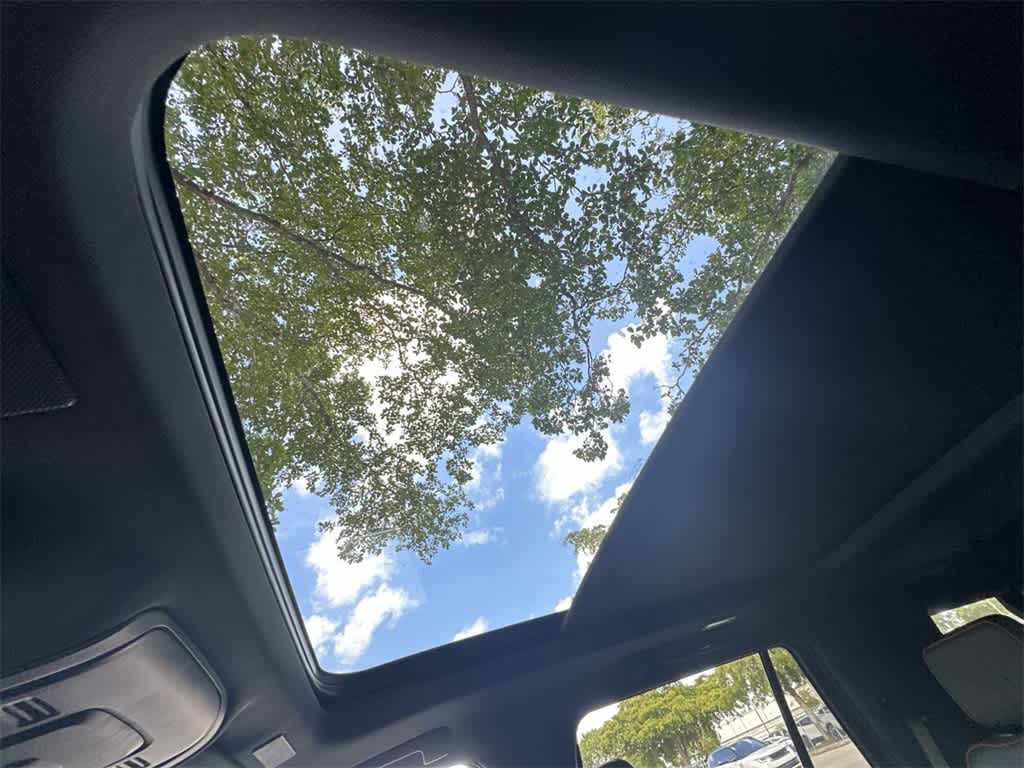 Thumbnail: 2025 GMC Yukon - 17