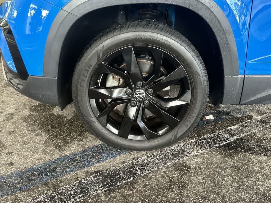 Thumbnail: 2022 Volkswagen Taos - 10