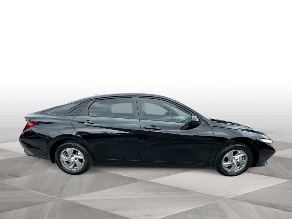 Thumbnail: 2024 Hyundai Elantra - 9