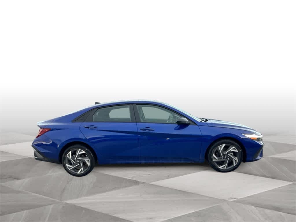 Thumbnail: 2025 Hyundai Elantra - 9